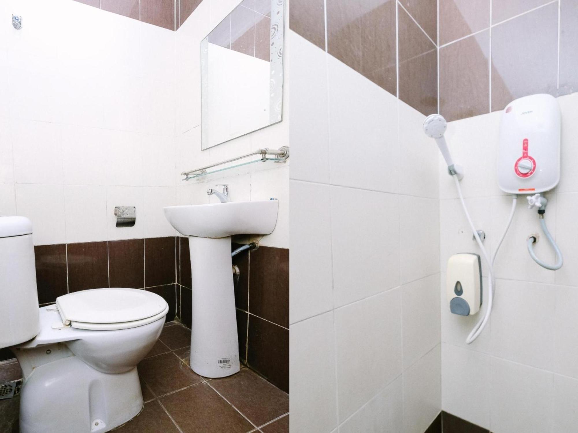 באנגי Super Oyo 707 Ayuni Hotel מראה חיצוני תמונה