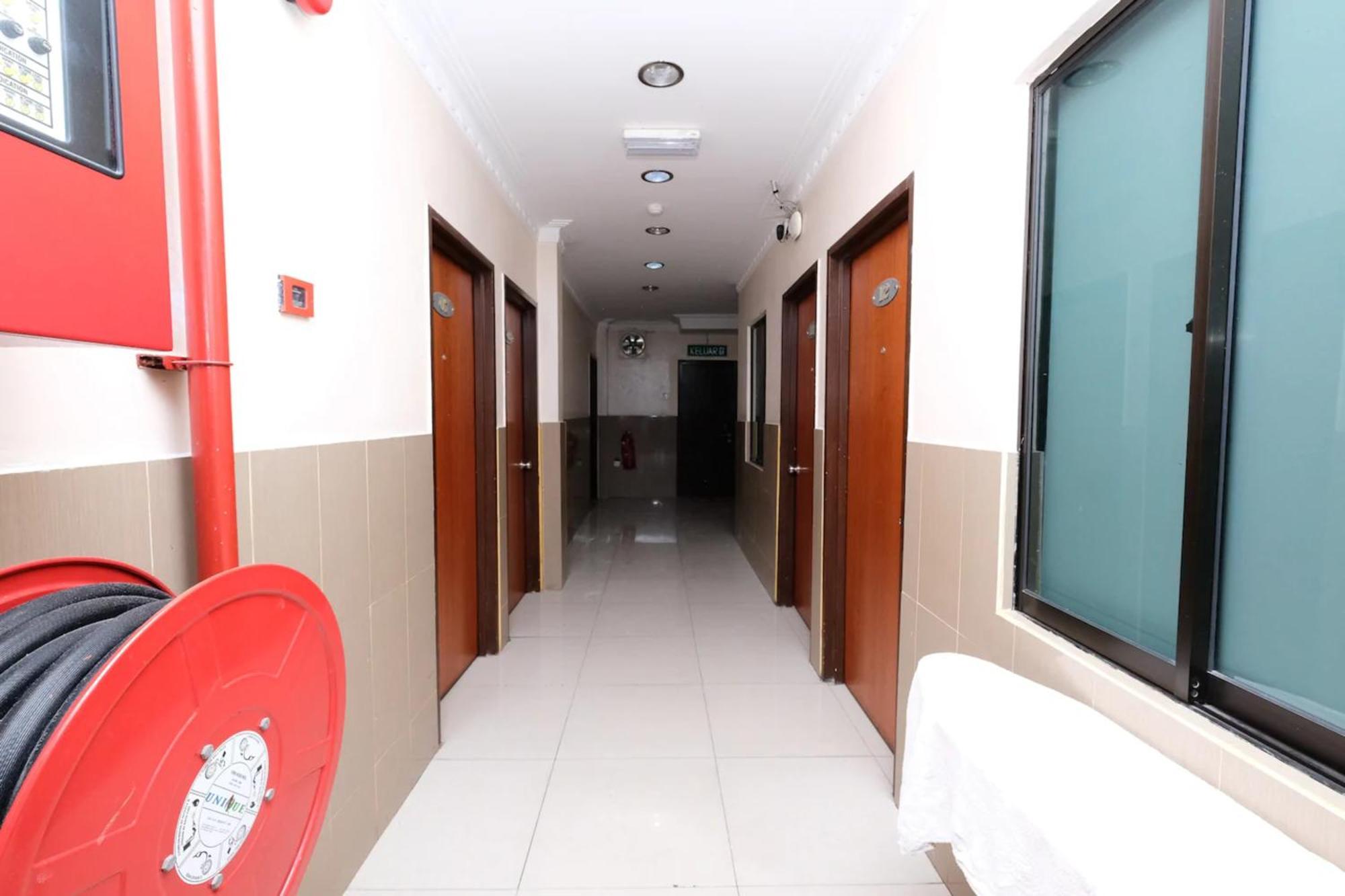 באנגי Super Oyo 707 Ayuni Hotel מראה חיצוני תמונה